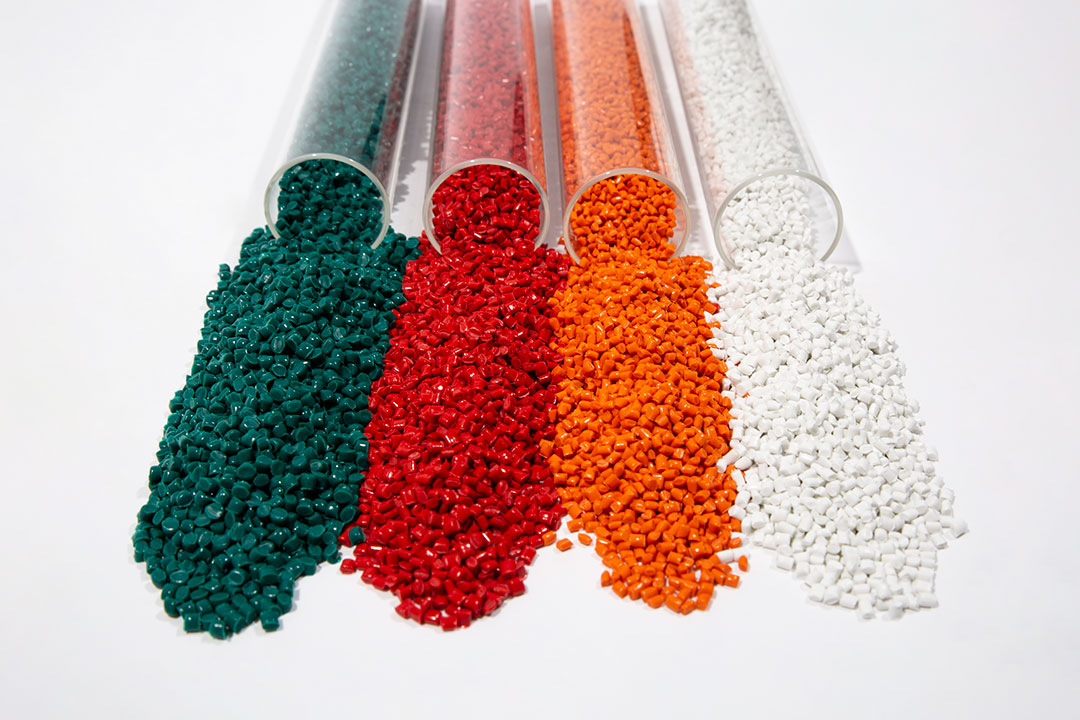 為什么電池蓋板要用到PFA氟塑料呢？